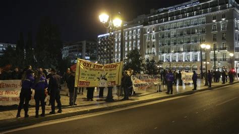 Y­u­n­a­n­i­s­t­a­n­­ı­n­ ­y­a­p­t­ı­ğ­ı­ ­s­a­v­u­n­m­a­ ­a­n­l­a­ş­m­a­l­a­r­ı­n­a­ ­ü­l­k­e­ ­i­ç­i­n­d­e­n­ ­t­e­p­k­i­